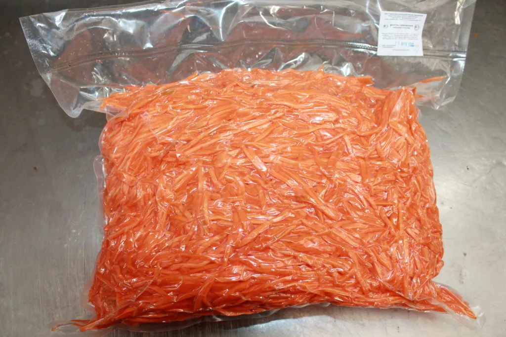 фотография продукта Морковь свежая шинкованная в в/у